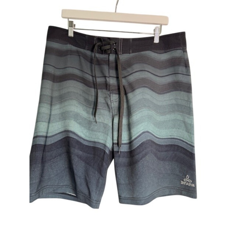 Prana Mens Swim Trunks Board Shorts Blue‎ Gray Wave Pattern Surfing -  Size 36